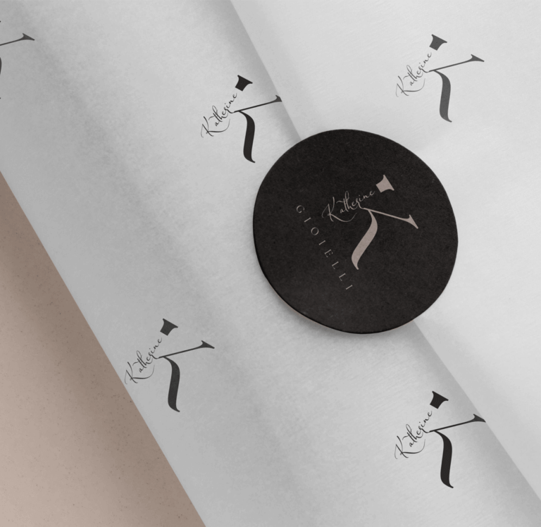 Carta velina personalizzata in fogli o bobina - Universal Promo Carta velina personalizzata per gioiellerie con logo ed etichetta rotonda